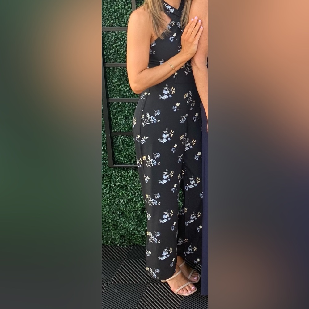 Abercrombie Twist-Front Halter Jumpsuit Size XS Petite